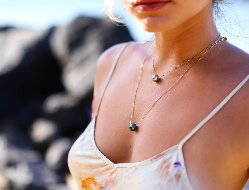 Floating Tahitian Pearl 18 Karat Gold