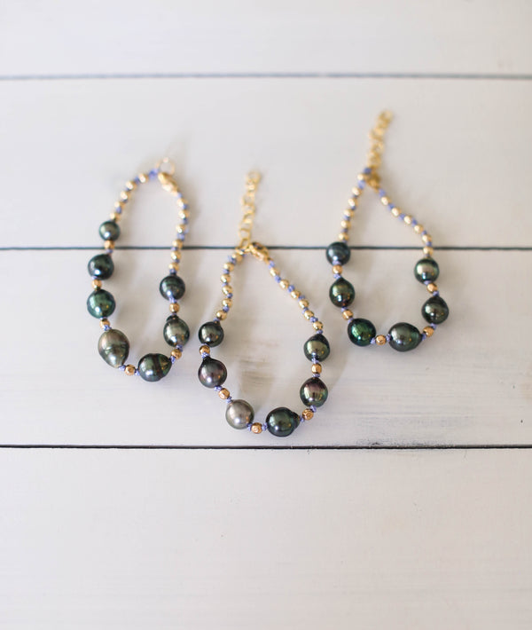 Tahitian Pearl Bracelet x Blue Grey Silk